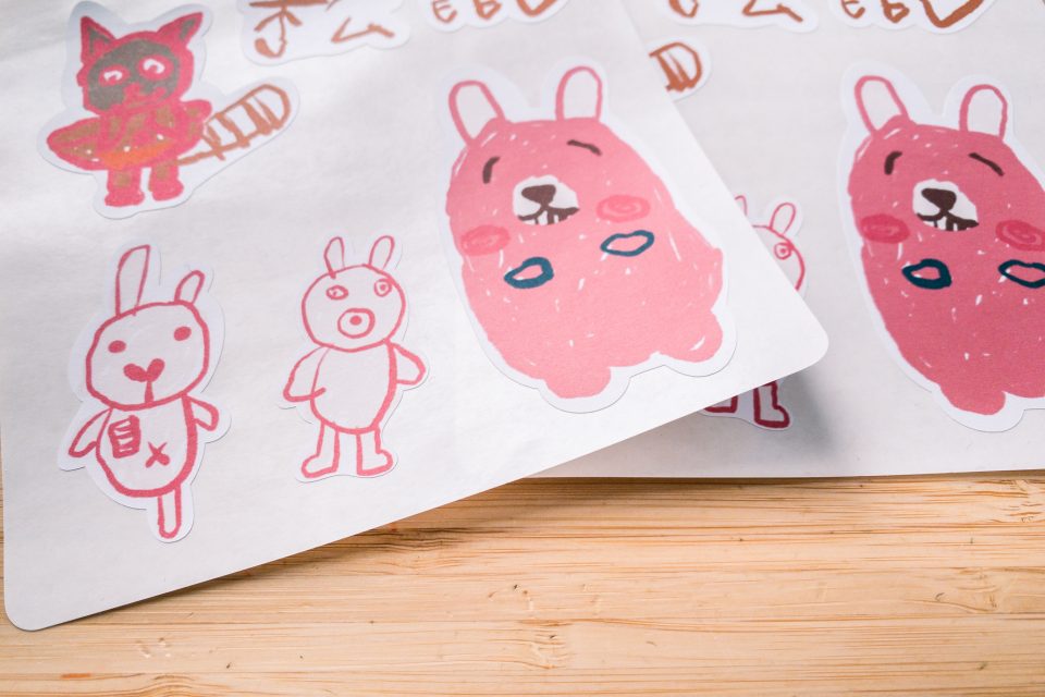 DIY 貼紙－ 把孩子的塗鴉變成貼紙 2