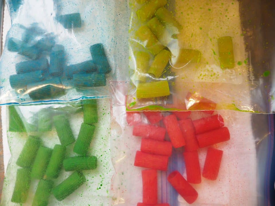 輕鬆染出彩色筆管麵與玩法 DIY Dyed Rainbow Pasta